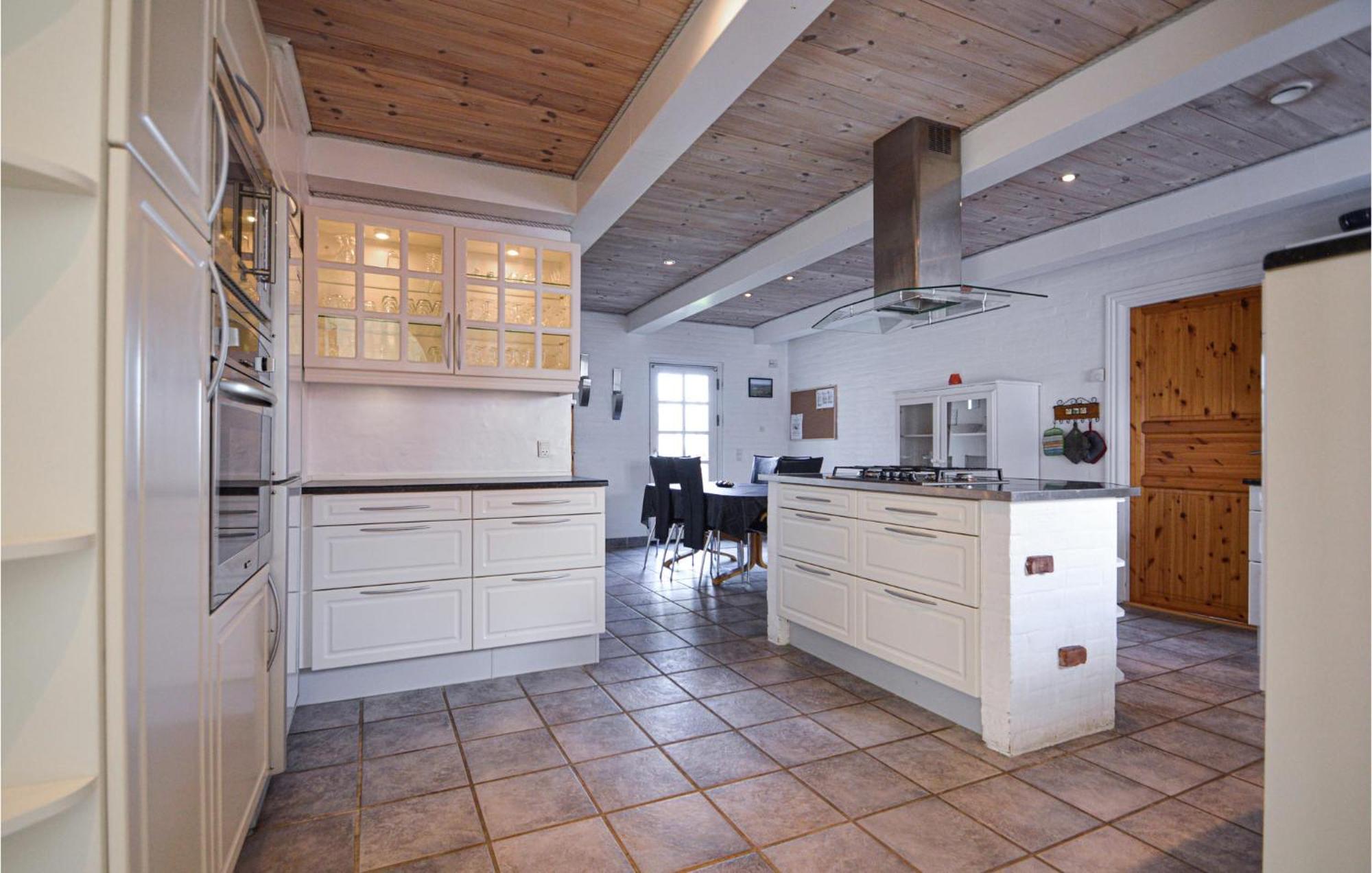 Awesome Home In Bredebro With Kitchen Ballum 외부 사진