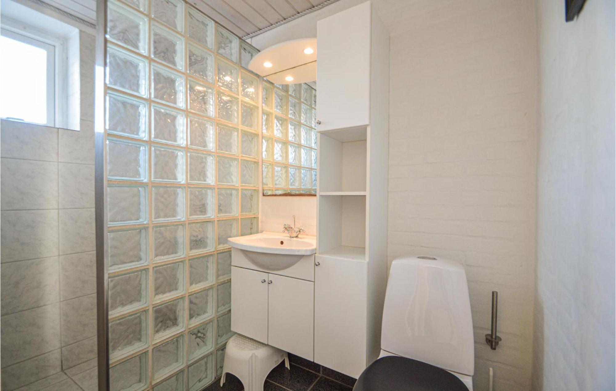 Awesome Home In Bredebro With Kitchen Ballum 외부 사진