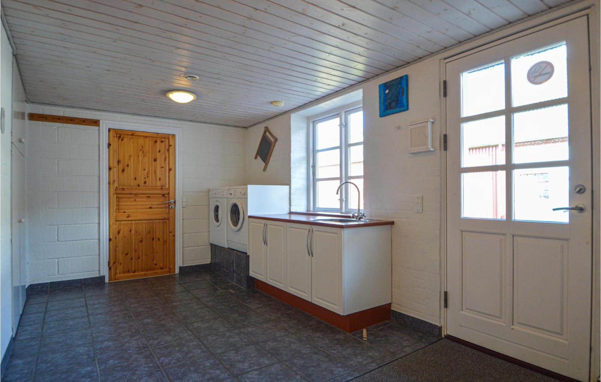 Awesome Home In Bredebro With Kitchen Ballum 외부 사진