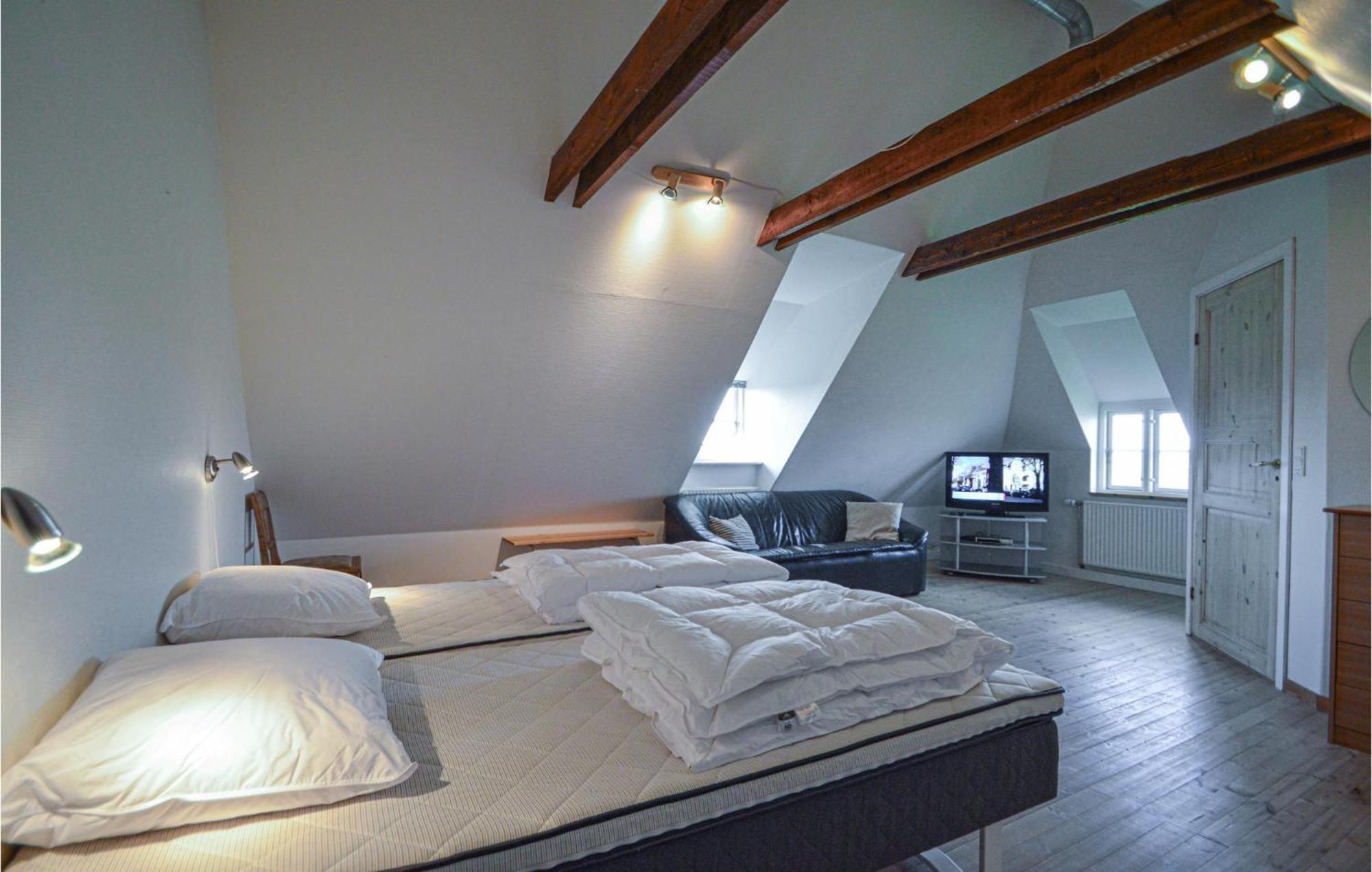 Awesome Home In Bredebro With Kitchen Ballum 외부 사진