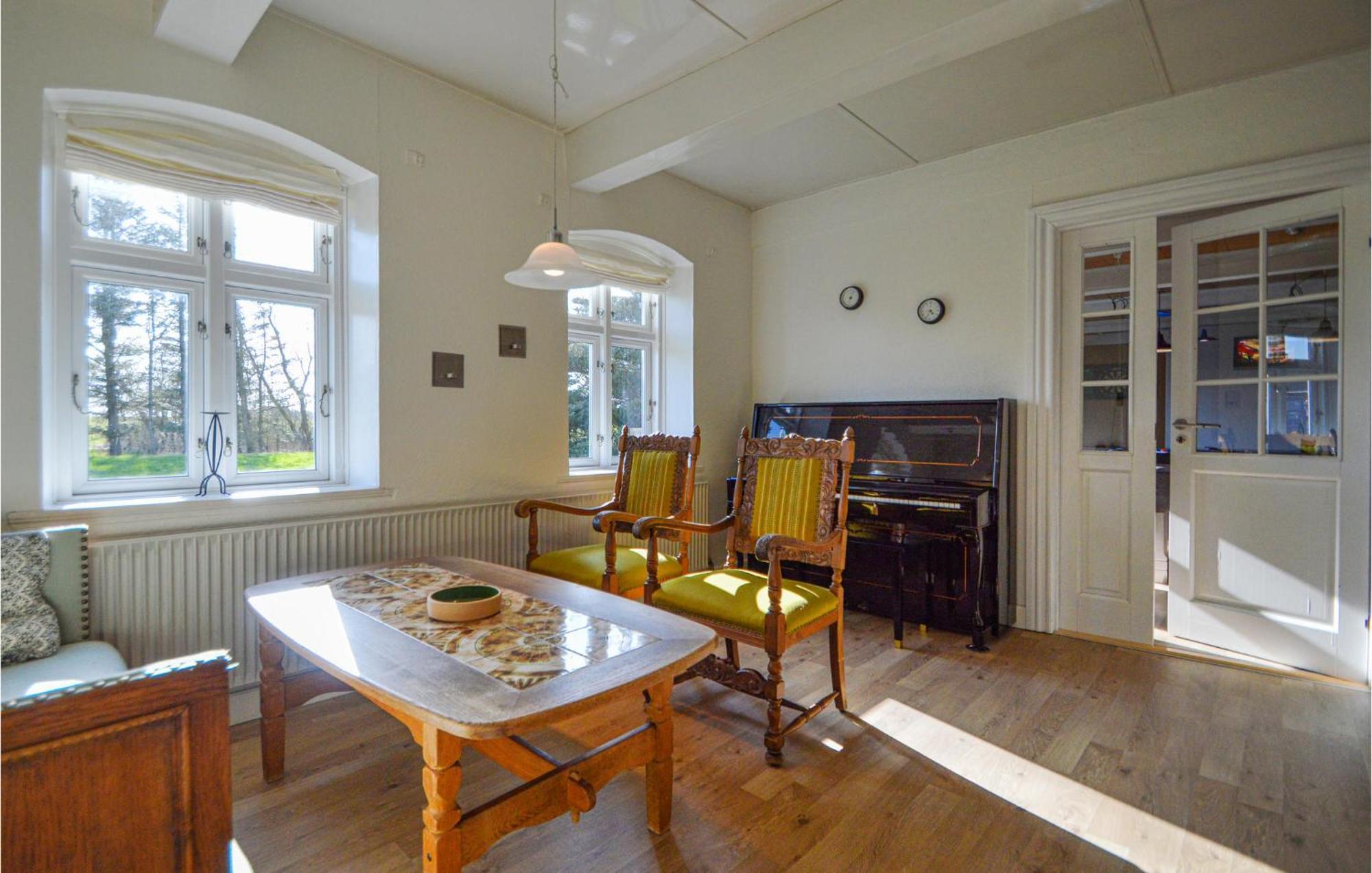 Awesome Home In Bredebro With Kitchen Ballum 외부 사진