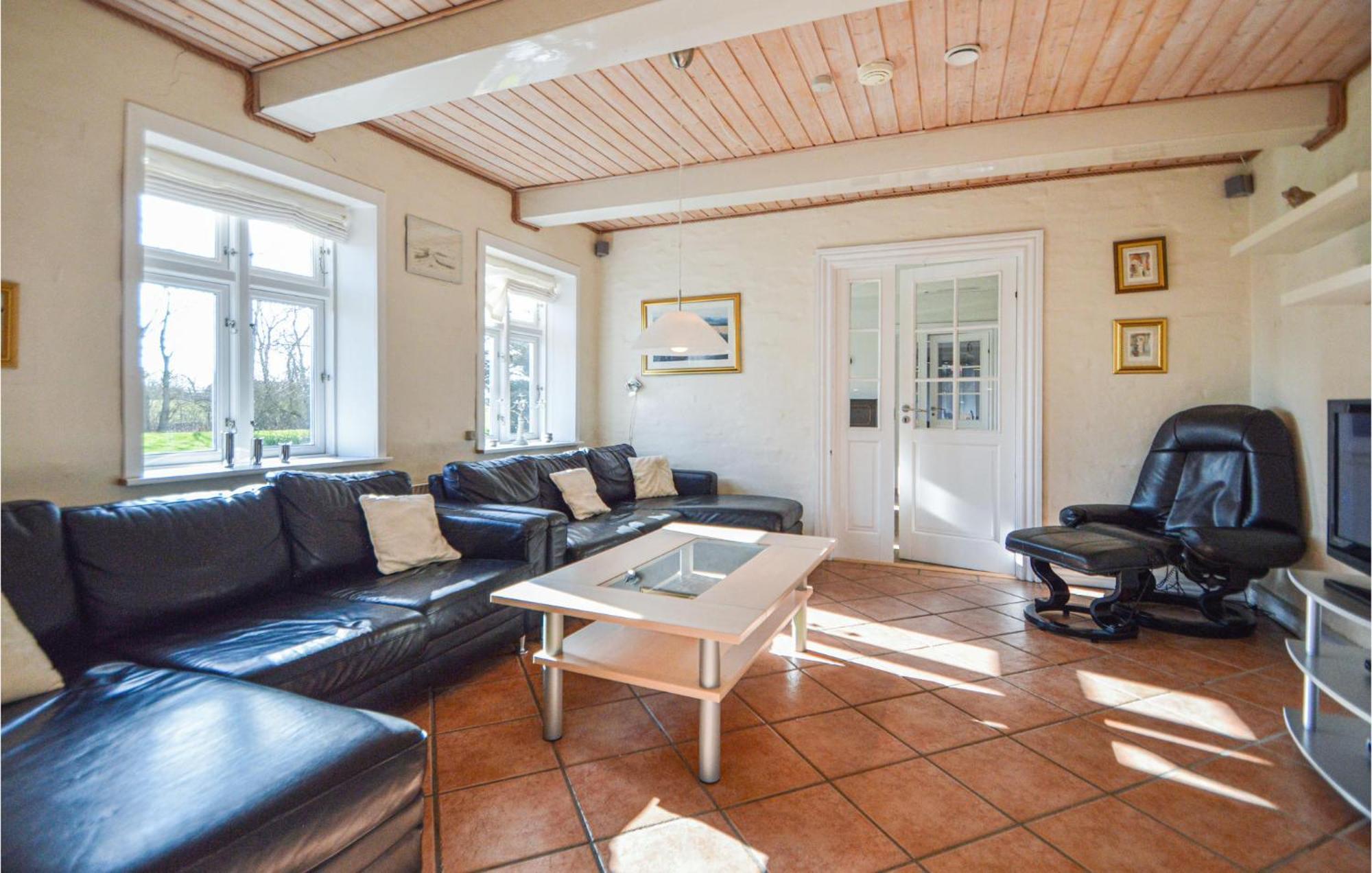 Awesome Home In Bredebro With Kitchen Ballum 외부 사진
