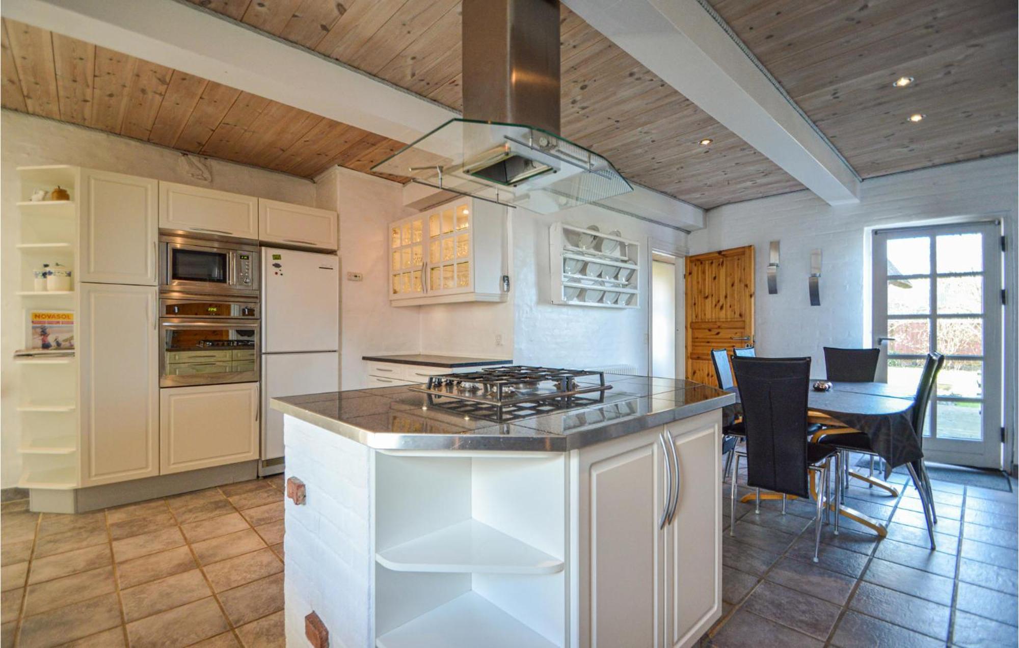 Awesome Home In Bredebro With Kitchen Ballum 외부 사진